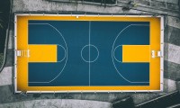 体育赛事拍摄构图：起跑、冲线与特写