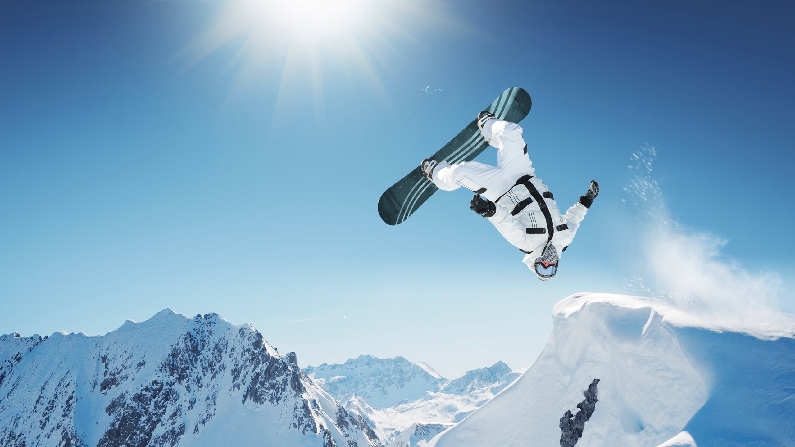 男子接力奋力冲刺成看点，男子接力比赛4×100决