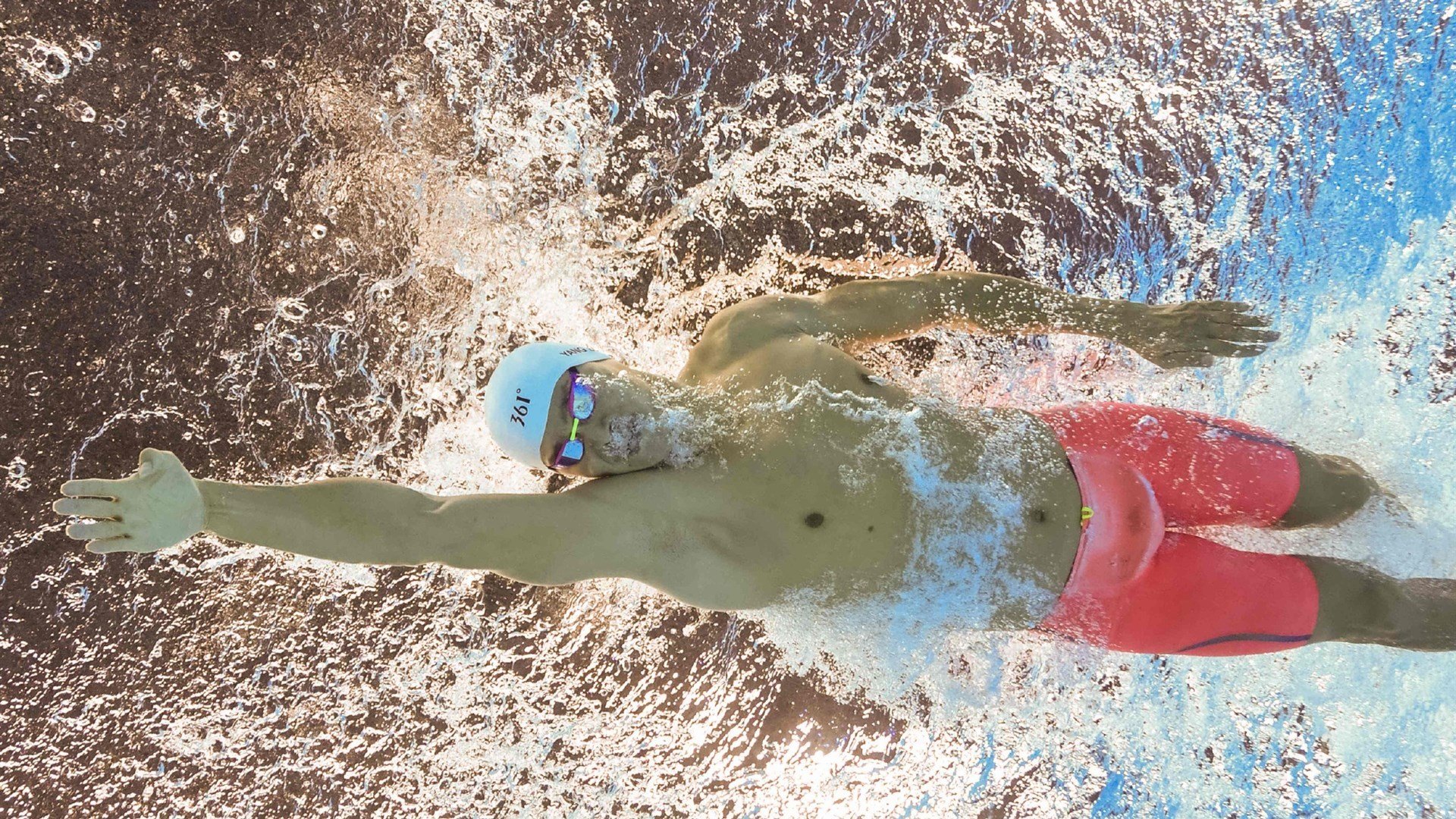 爱游戏官方网站-赛场临战反应快，战术应变有效，比赛临场发挥